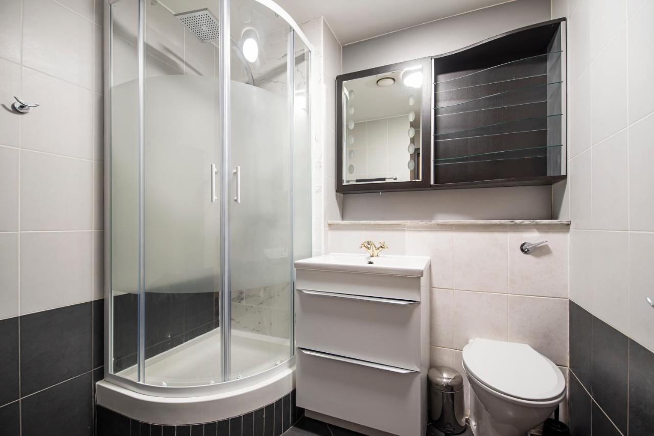 Large And Central 2 Bed Londen Buitenkant foto